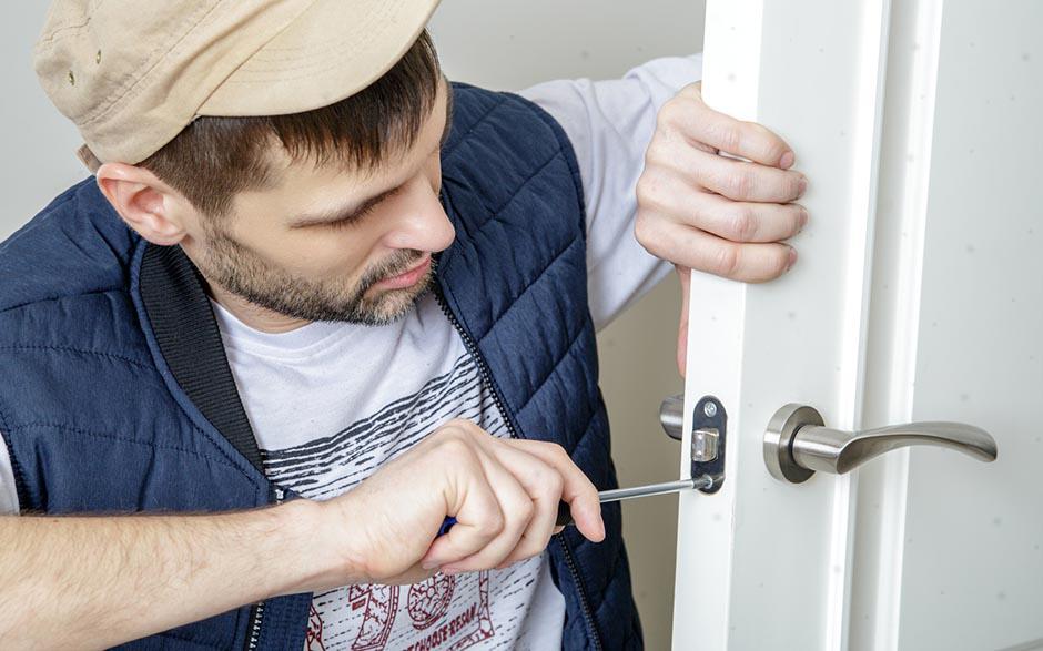 changer serrure porte de garage Montereau-Fault-Yonne